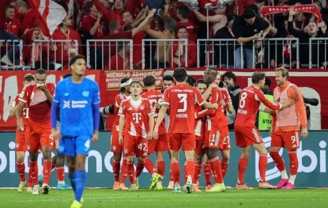 足坛冷门一夜！皇马2-1落后巴萨4分，多特蒙德1-1倒下，拜仁2-2爆冷