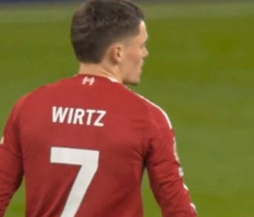 英超第14轮综述:利物浦平局+切尔西爆冷,阿森纳5分领先稳居榜首