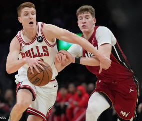 多森姆29+8+9拉尔森22分 残阵公牛复仇热火