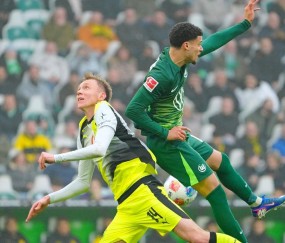 随着沃尔夫斯堡1-2，拜仁领先优势缩小至3分，德甲争冠白热化了