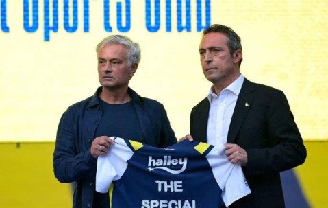 足坛狂欢夜：意甲双雄强势发力，穆帅东家创造历史，西甲格局显现断层