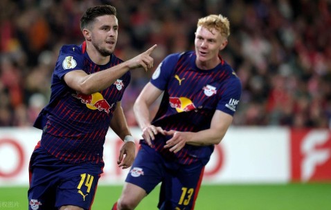 德国杯:4-1,26岁鲍姆加特纳凌空垫射+双响炮,助德甲第2晋级