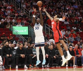 杜兰特39+7兰德尔空砍39分 申京25+14&6犯火箭擒狼