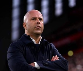 安菲尔德遭重创！利物浦欧冠连续三场大败，冠军主帅斯洛特下课危机加剧