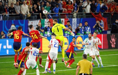 周四003意大利杯：拉齐奥VSAC米兰，意甲豪门德比！意杯生死战一触即发