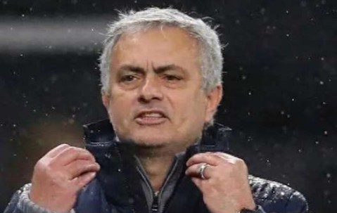 穆帅17轮不败却陷争二迷局，更衣室悬念再起？