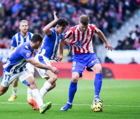 （体育）足球——西甲：马德里竞技胜阿拉维斯