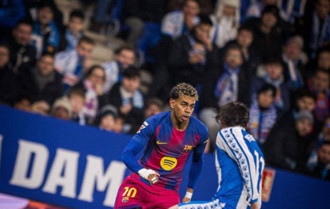 艰难，随着巴萨2-0守住榜首！西甲最新积分榜出炉，黄潜升至第