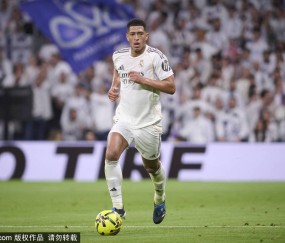 伯纳乌嘘声震天！皇马球迷怒吼要求主席下课 维尼修斯遭遇全场狂嘘