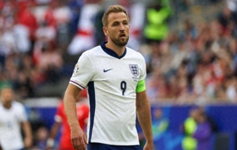 凯恩领跑2026金球奖！38岁梅西重返第9，18岁天才杀进前四