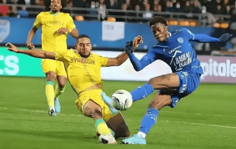 法甲保级生死战：南特主场死磕巴黎FC，6分大战谁能突围？