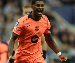 买还是不买？昔日“曼联太子”在诺坎普打出两双，可巴萨仍纠结的