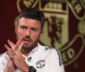 曼联已明确新帅遴选计划，卡里克能否入围全凭战绩，教练团队协同成关键