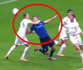 真巧合？三连战遭遇争议判罚，国米幸运乌龙绝杀折射意甲悲哀