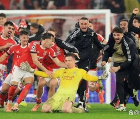 从4连败到压哨晋级!穆里尼奥63岁生日后奇迹一战,门将绝杀让皇马跌出前8