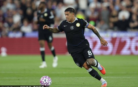 恩佐社媒晒怒吼照庆祝大胜巴萨：美妙的欧冠之夜，享受胜利吧！