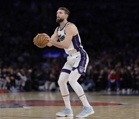 Shams：小萨博尼斯接受左膝半月板修复手术 本赛季报销