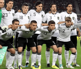 德甲生死对决！圣保利主场死磕莱比锡，保级韧性VS欧冠野心谁能破局？