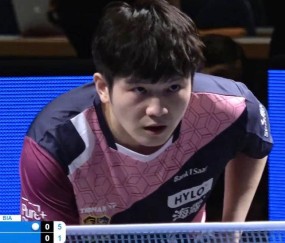 樊振东3-0完胜率队挺进欧冠8强,精湛表现引爆全场欢呼