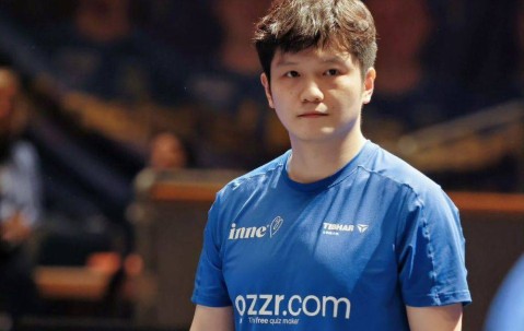 恭喜！樊振东欧冠首秀大获全胜：狂轰11-1挺进八强+球迷为他欢呼