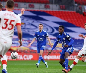 皇家贝蒂斯能否继续保持不败纪录,迎战状态起伏的巴塞罗那?