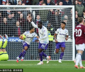 英超第16轮:维拉3-2逆转西汉姆