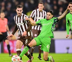 26岁日本球星助门兴4-0横扫圣保利,赢得德甲首胜