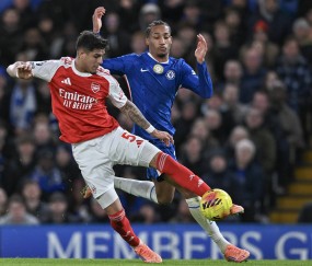 英超｜10人切尔西主场逼平阿森纳