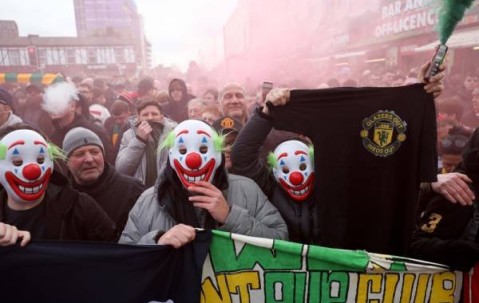 “英国已被移民殖民了”，曼联老板激怒斯塔默