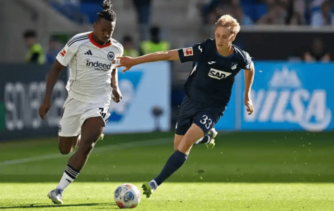 德甲巅峰对决：法兰克福铁血防线VS多特蒙德闪电反击 谁能主宰欧冠资格争夺战？