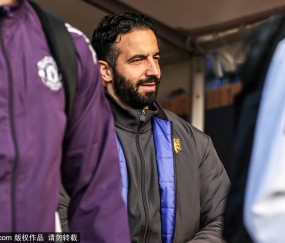 水晶宫主帅格拉斯纳对曼联失利感到失望，定位球成败笔