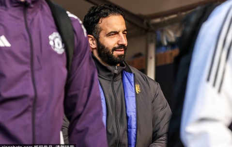 水晶宫主帅格拉斯纳对曼联失利感到失望，定位球成败笔