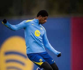 9球9助攻!拉什福德半程最佳引援,曼联太子为啥在巴萨打不上首发了