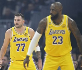 东契奇3节29分米切尔25分 湖人惨败骑士