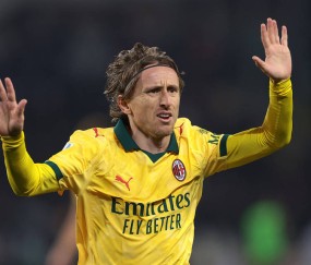 皇马后悔么？40岁魔笛仍不老！助米兰领跑意甲+连续10轮踢满全场