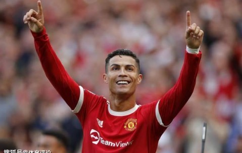 冰释前嫌？曼联官方祝贺C罗41岁生日快乐！4年前，曼联曾解约C罗