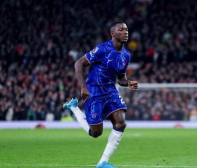 阿森纳领先英超积分榜，但冠军争夺激烈程度逊于意甲、西甲与法甲