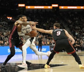 文班亚马27+18 马刺擒热火开局5连胜创队史纪录