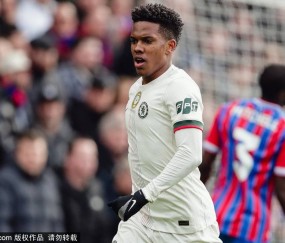 英超第23轮:切尔西3-1水晶宫 埃斯特旺传射佩德罗破门+造点恩佐点射