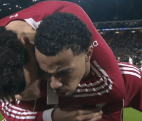 补时破门!英超神剧情:利物浦惨遭绝平,斯洛特气炸了