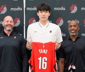 首发+首分！杨瀚森首秀从容不迫用助攻惊艳全场