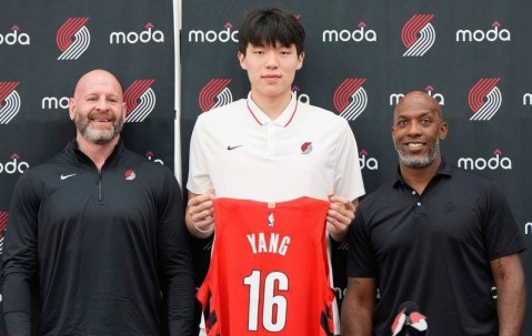 首发+首分！杨瀚森首秀从容不迫用助攻惊艳全场