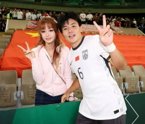 徐彬加盟英超狼队引日本球迷热议：勇气值得点赞，中国足球会提高