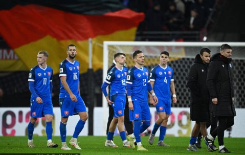 有能！尤尔曼接手药厂德甲7胜1平只输拜仁 联赛第12北伐至第2