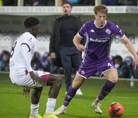 佛罗伦萨主场1-3负于科莫，紫百合止步意大利杯八强，全力冲刺意甲保级