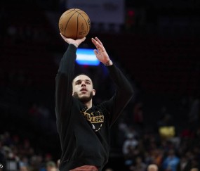 勇士和掘金均在关注鲍尔 正在审查他的具体情况