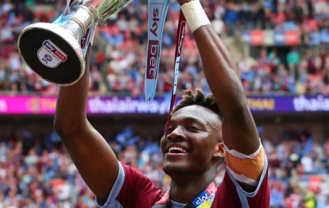 又见故人来！维拉为冲英超冠军 弃马伦招揽当年射手王