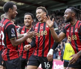 一场2-0诞生英超最大黑马,夏窗后防被挖空,如今力压利物浦、曼城排第二