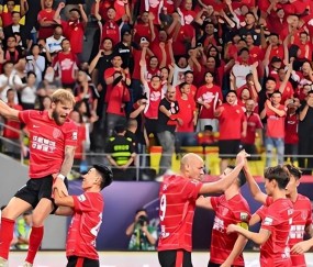 成都蓉城刚官宣徐正源下课，他就决定去法甲执教，同时点名邀请韦世豪转会加盟