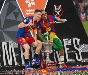 拉菲尼亚：施压抢断显霸气，挑射锁胜为欧冠蓄力